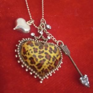 Adorable Adjustable Gold Cheetah Print Betsy Johnson Heart Necklace